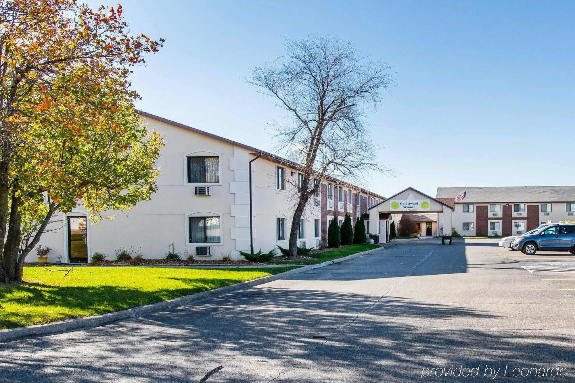 Quality Inn & Suites Ottumwa North Exterior foto